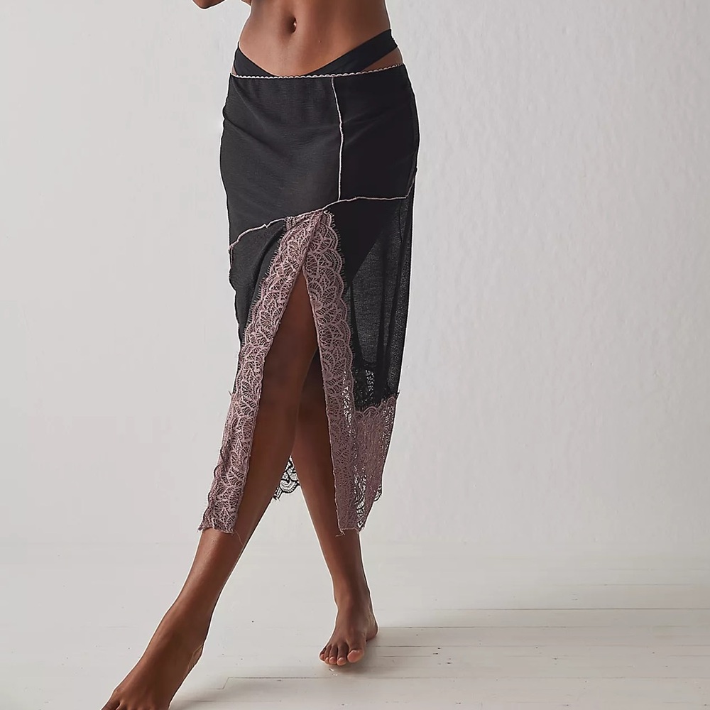 FREE PEOPLE INTIMATELY Into You Half Column Slip Size Small Black Mauve Lace NEW - Picture 1 of 5